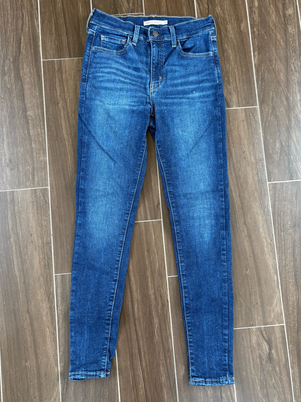 Levi's 720 High Rise Super Skinny Jeans Medium Wash Blue Women's Size 28 - Picture 3 of 7